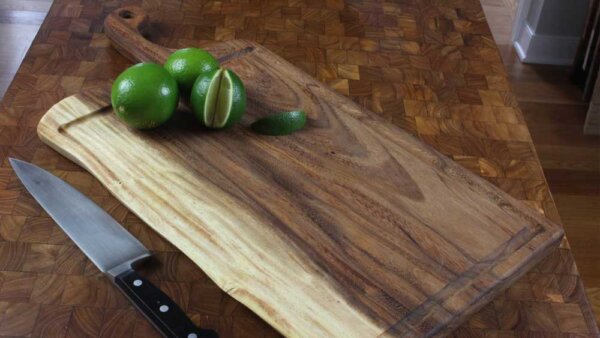 EXTRA LARGE CUTTING BOARD WITH JUICE GROOVE